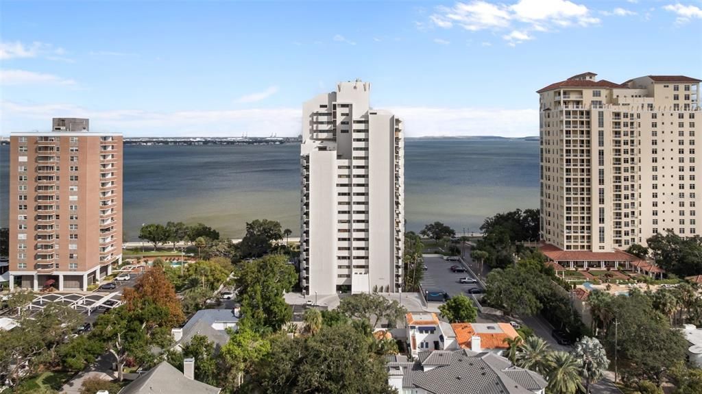 En Venta: $599,000 (2 camas, 2 baños, 1320 Pies cuadrados)