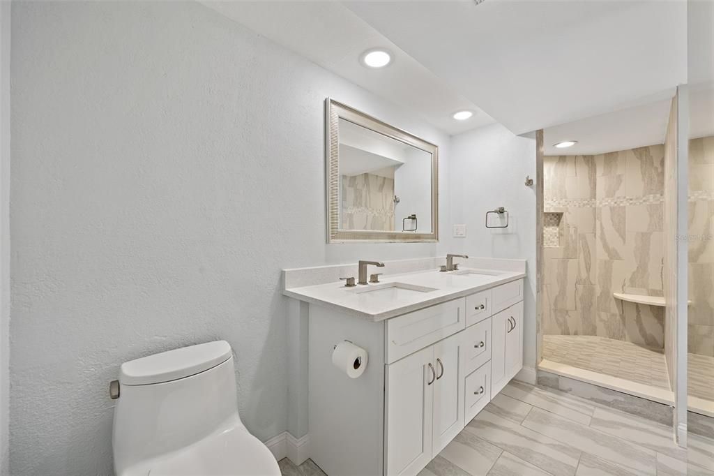 En Venta: $599,000 (2 camas, 2 baños, 1320 Pies cuadrados)