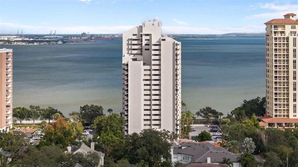 En Venta: $599,000 (2 camas, 2 baños, 1320 Pies cuadrados)