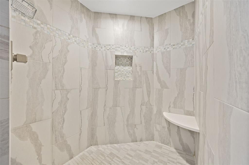 En Venta: $599,000 (2 camas, 2 baños, 1320 Pies cuadrados)