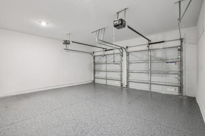 For Sale: $999,990 (5 beds, 4 baths, 3711 Square Feet)