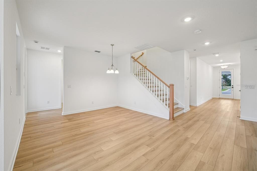 For Sale: $999,990 (5 beds, 4 baths, 3711 Square Feet)