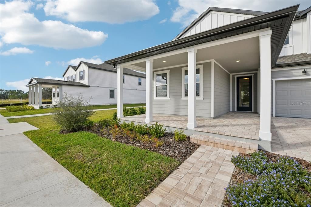 For Sale: $999,990 (5 beds, 4 baths, 3711 Square Feet)