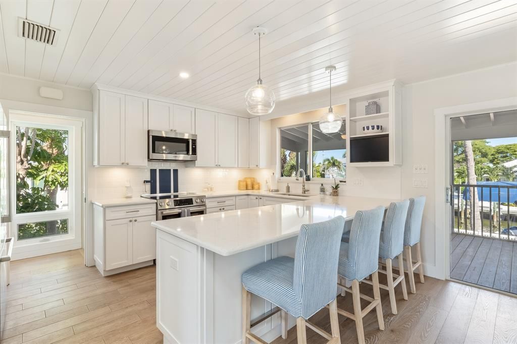 待售: $5,750,000 (4 贝兹, 3 浴室, 2548 平方英尺)