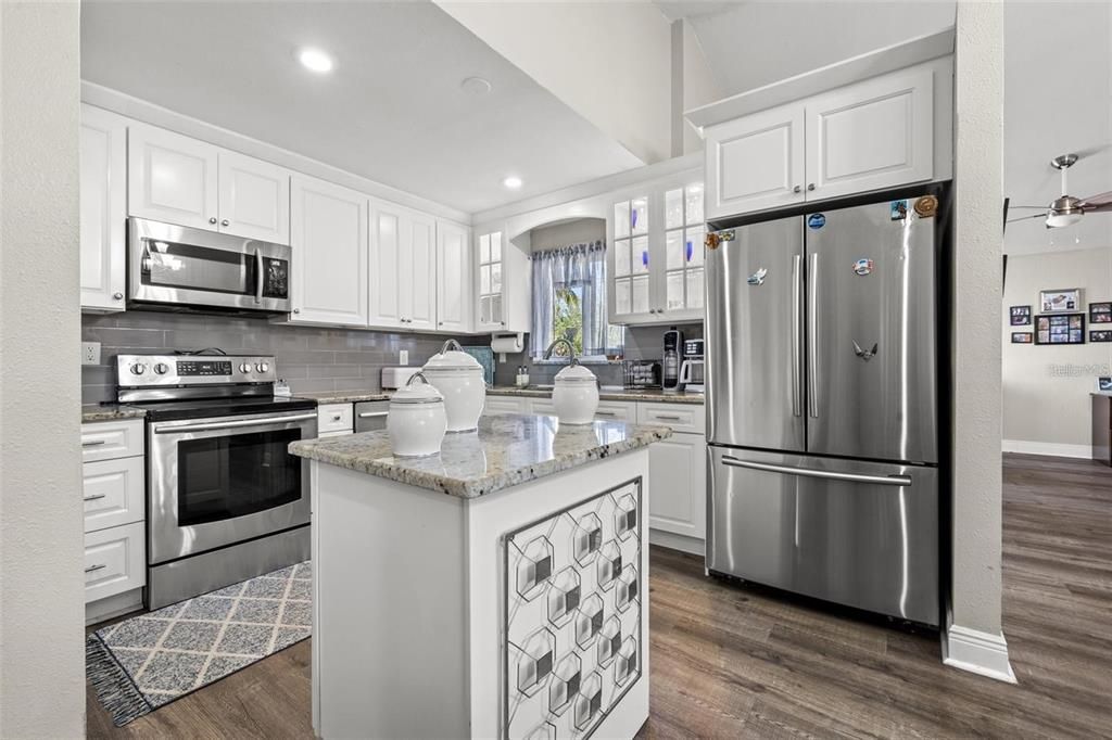 出租: $3,340 (3 贝兹, 2 浴室, 1553 平方英尺)