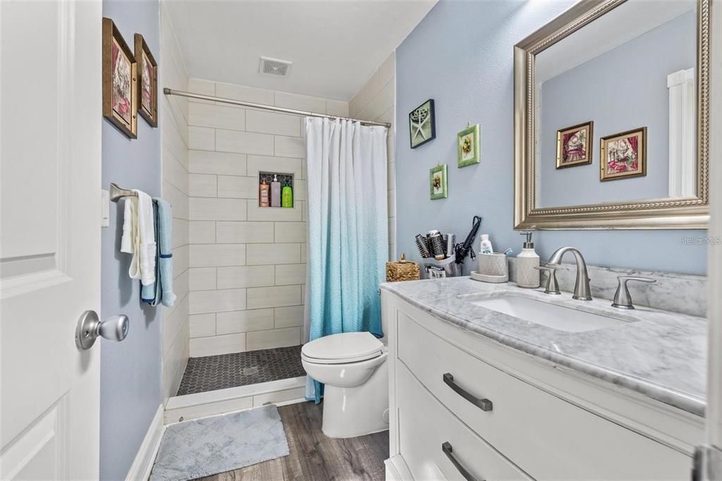 出租: $3,340 (3 贝兹, 2 浴室, 1553 平方英尺)