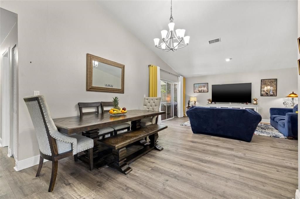 出租: $3,340 (3 贝兹, 2 浴室, 1553 平方英尺)