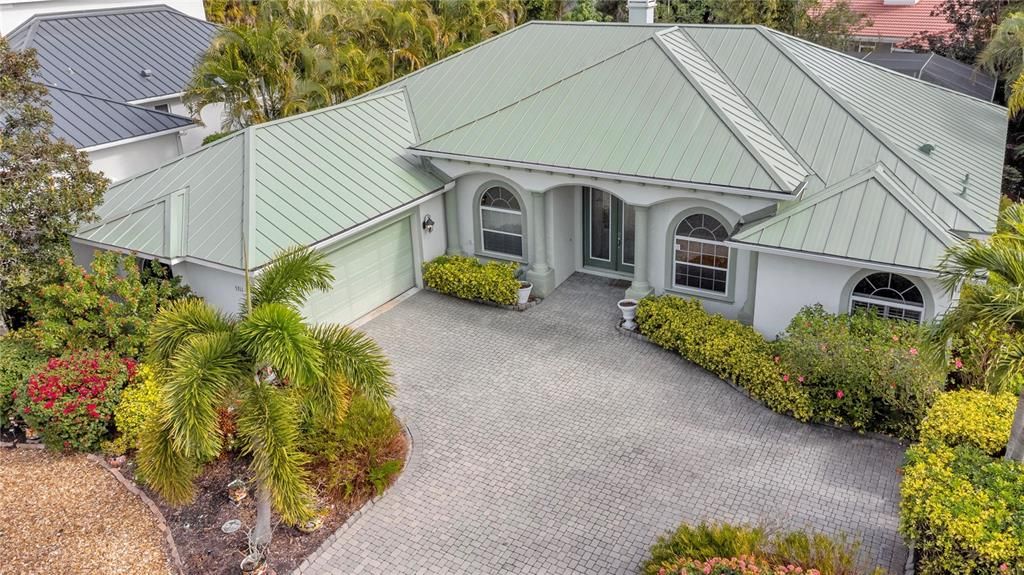 For Sale: $869,000 (3 beds, 3 baths, 2438 Square Feet)