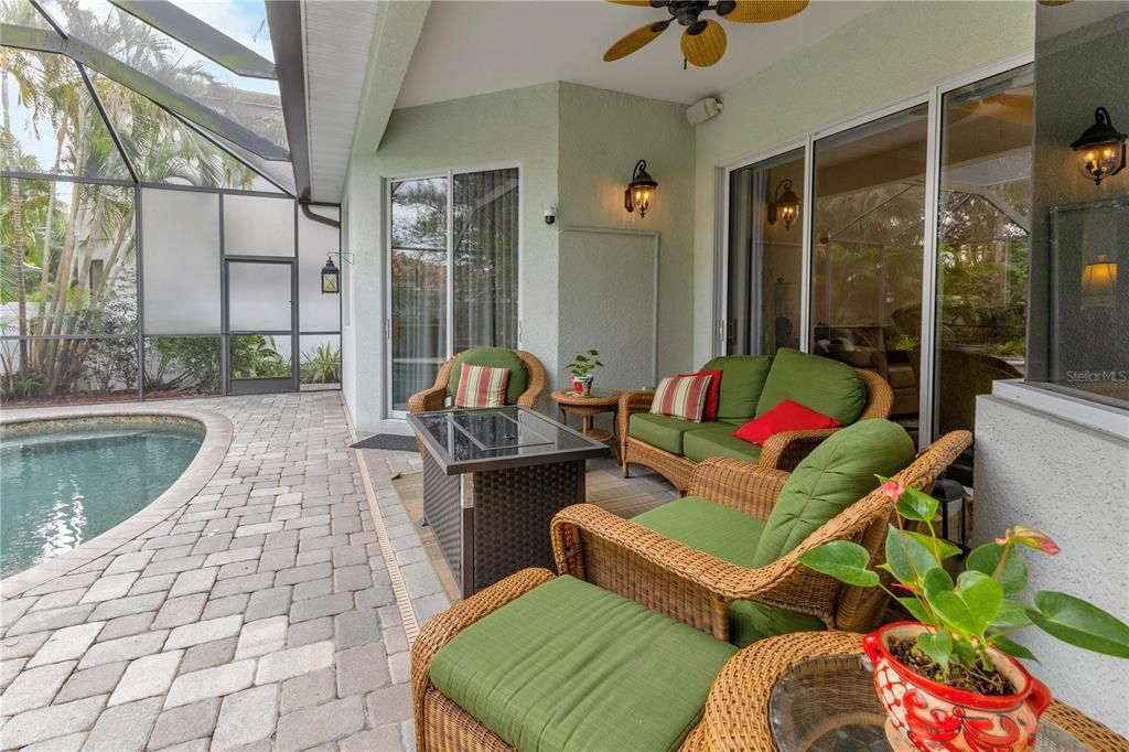 For Sale: $869,000 (3 beds, 3 baths, 2438 Square Feet)