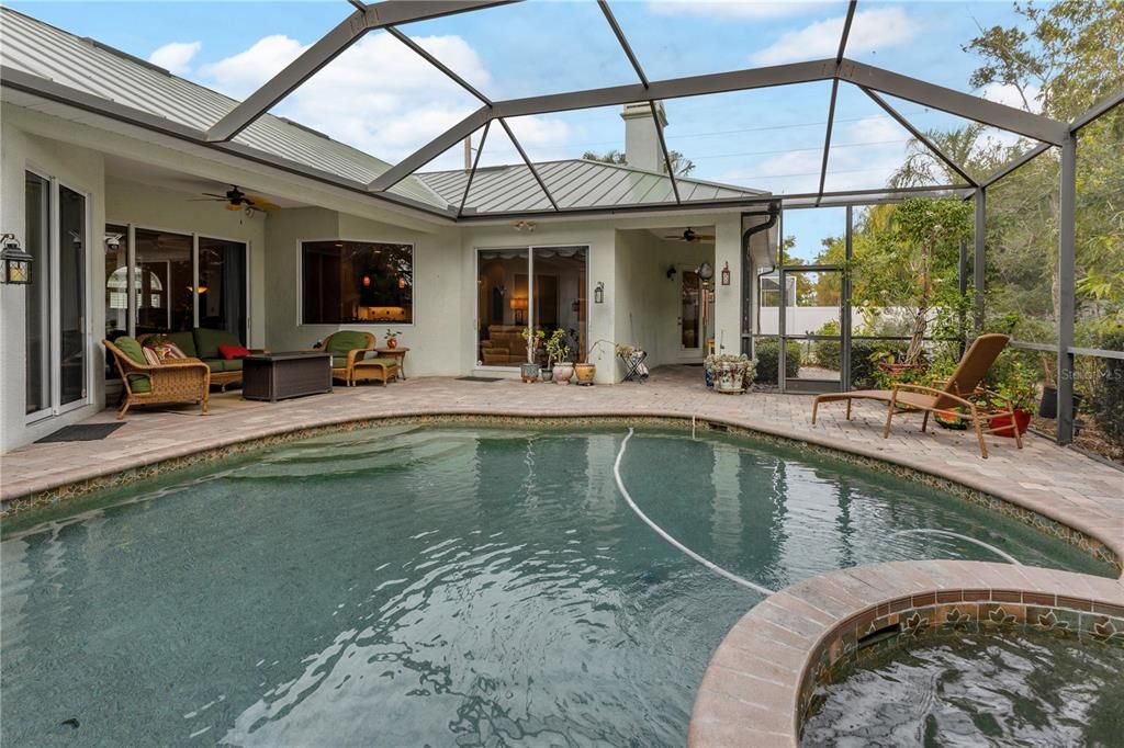 For Sale: $869,000 (3 beds, 3 baths, 2438 Square Feet)