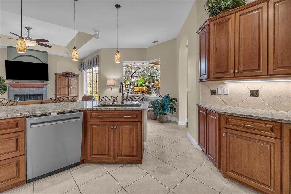 For Sale: $869,000 (3 beds, 3 baths, 2438 Square Feet)