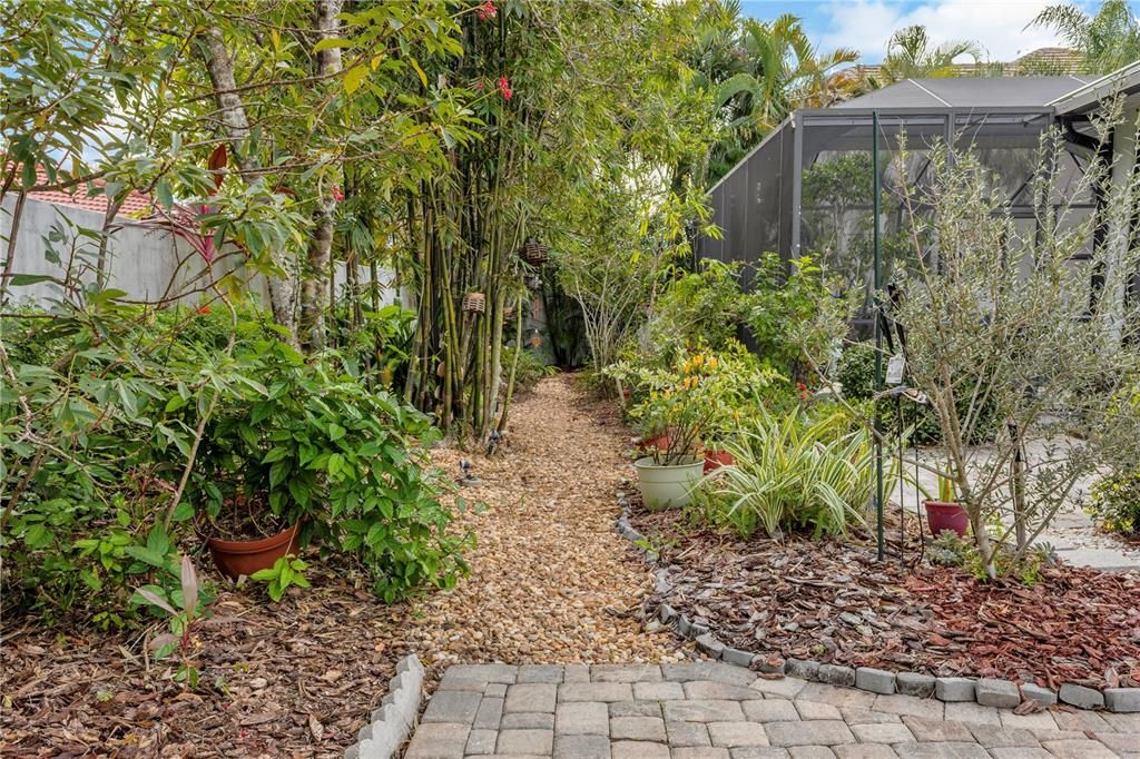 For Sale: $869,000 (3 beds, 3 baths, 2438 Square Feet)