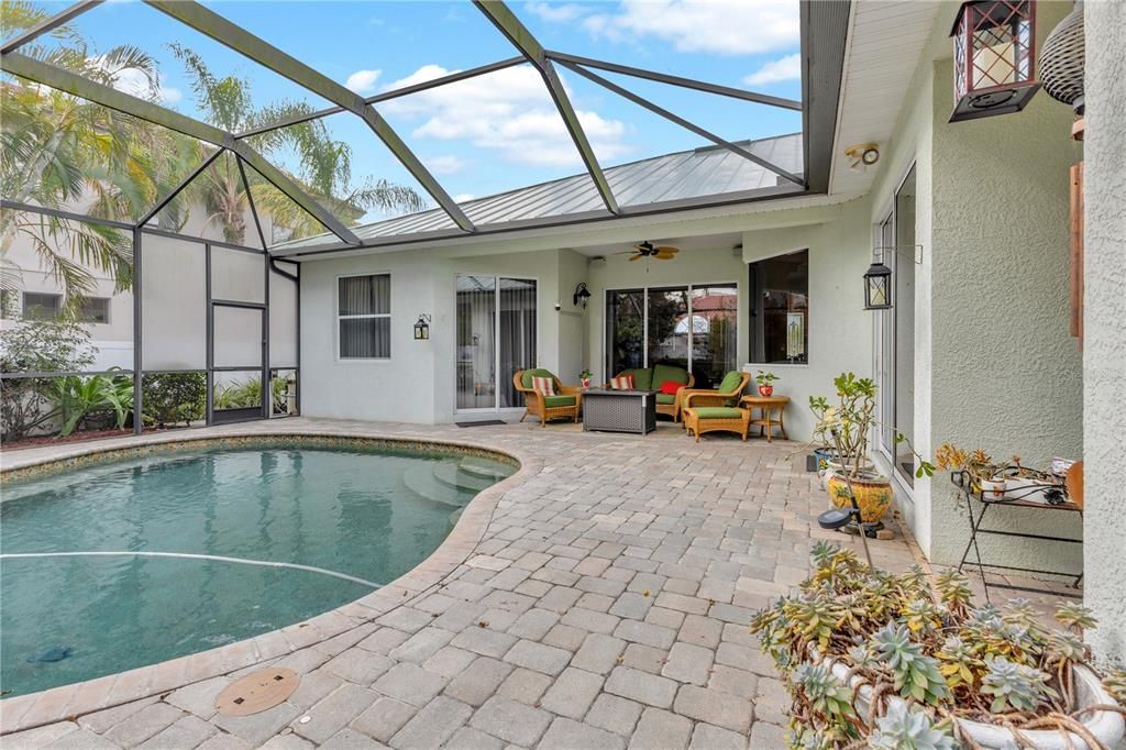 For Sale: $869,000 (3 beds, 3 baths, 2438 Square Feet)