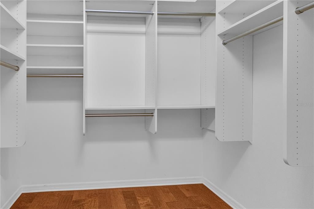 For Sale: $869,000 (3 beds, 3 baths, 2438 Square Feet)