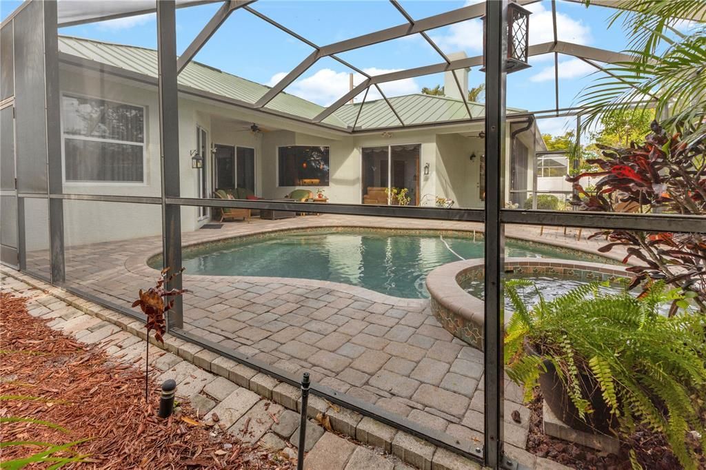 For Sale: $869,000 (3 beds, 3 baths, 2438 Square Feet)