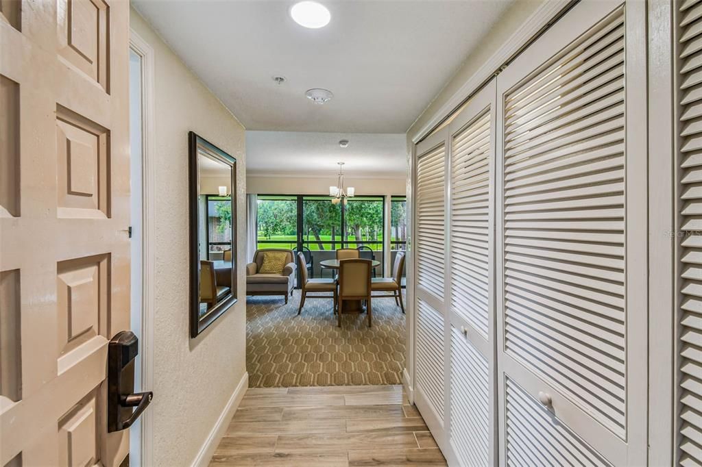 For Sale: $184,900 (1 beds, 1 baths, 530 Square Feet)