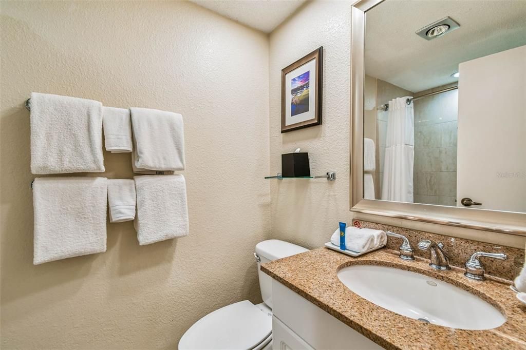 For Sale: $184,900 (1 beds, 1 baths, 530 Square Feet)