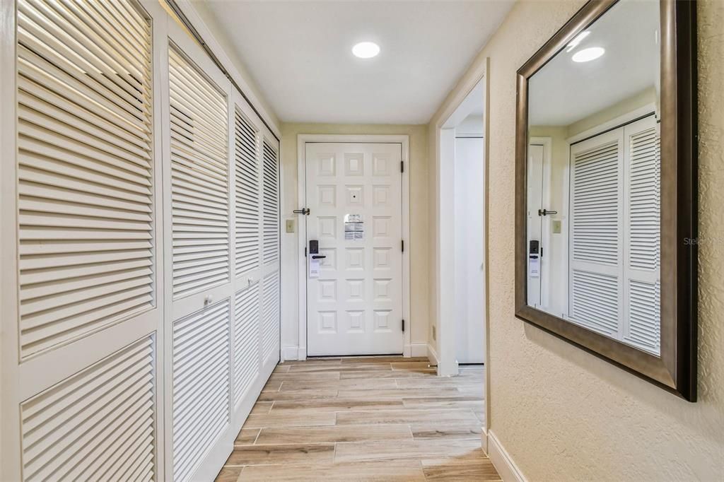 For Sale: $184,900 (1 beds, 1 baths, 530 Square Feet)