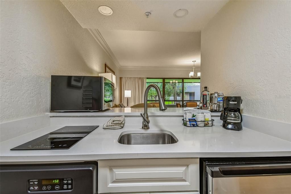 For Sale: $184,900 (1 beds, 1 baths, 530 Square Feet)