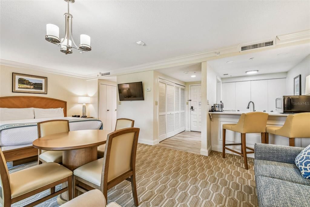 For Sale: $184,900 (1 beds, 1 baths, 530 Square Feet)