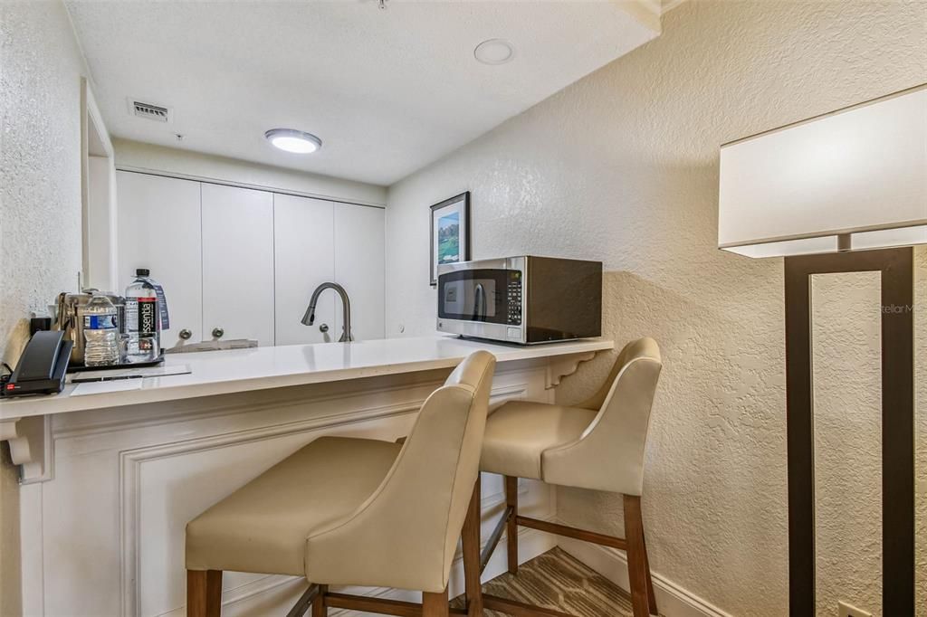 For Sale: $184,900 (1 beds, 1 baths, 530 Square Feet)