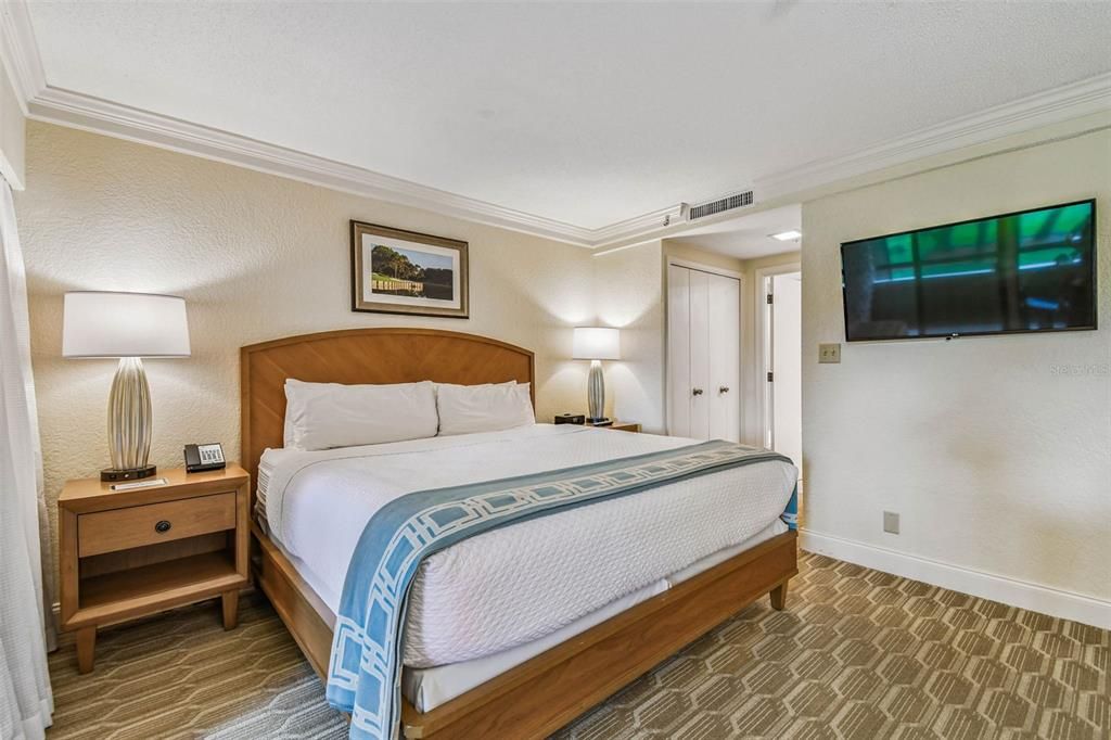 For Sale: $184,900 (1 beds, 1 baths, 530 Square Feet)