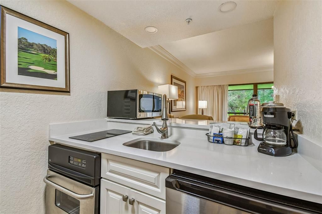 For Sale: $184,900 (1 beds, 1 baths, 530 Square Feet)