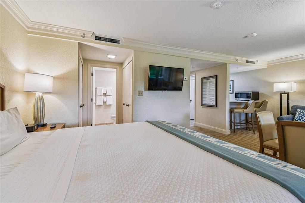 For Sale: $184,900 (1 beds, 1 baths, 530 Square Feet)