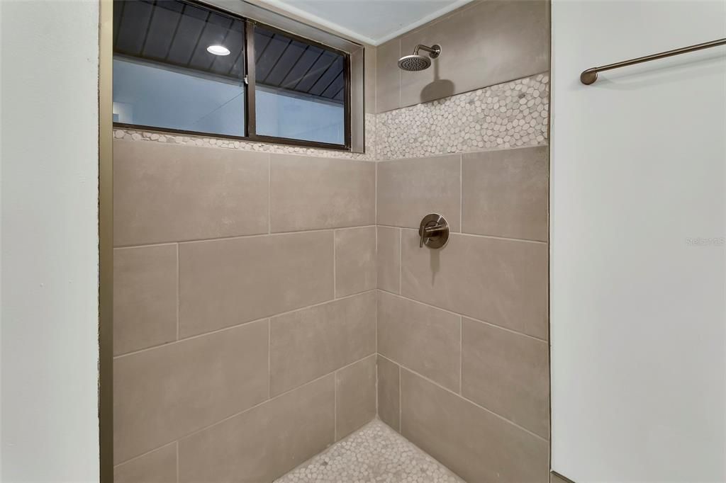 En Venta: $479,000 (3 camas, 2 baños, 2021 Pies cuadrados)