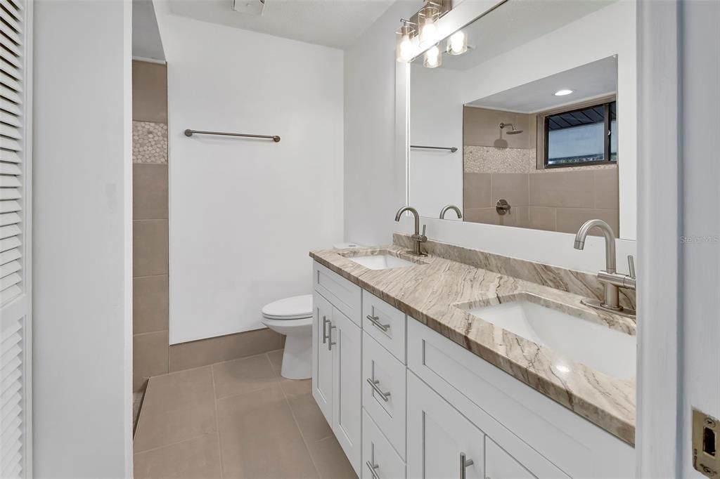 En Venta: $479,000 (3 camas, 2 baños, 2021 Pies cuadrados)