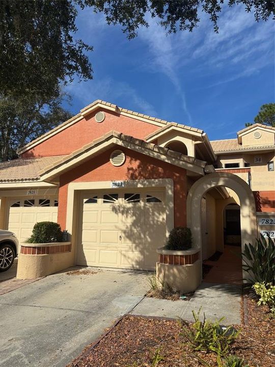 For Rent: $1,895 (2 beds, 2 baths, 1014 Square Feet)