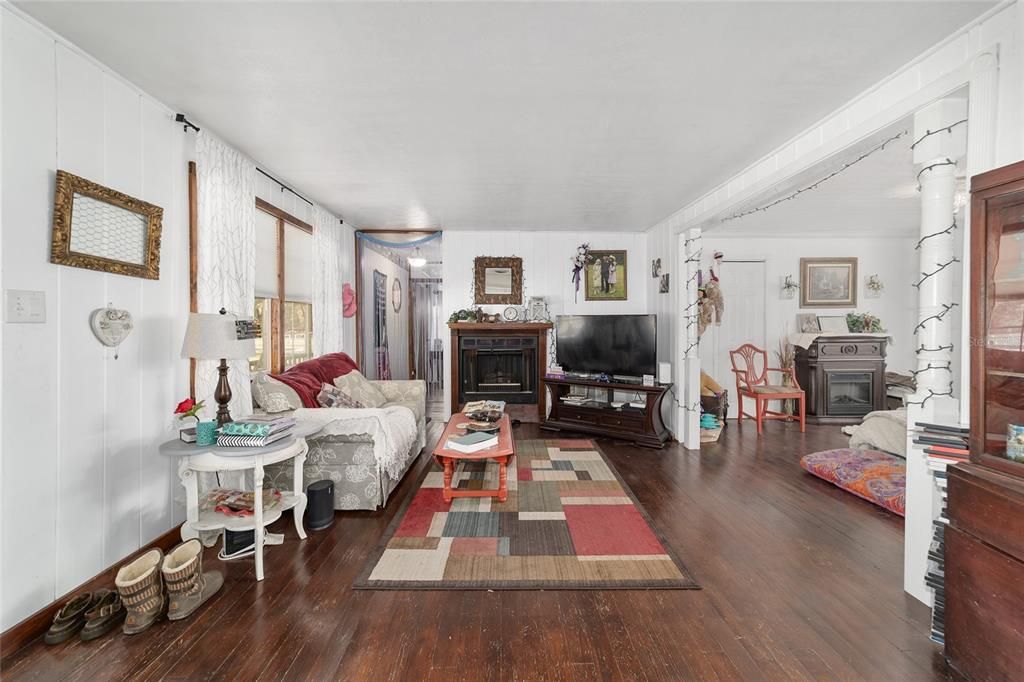 For Sale: $550,250 (4 beds, 4 baths, 3394 Square Feet)