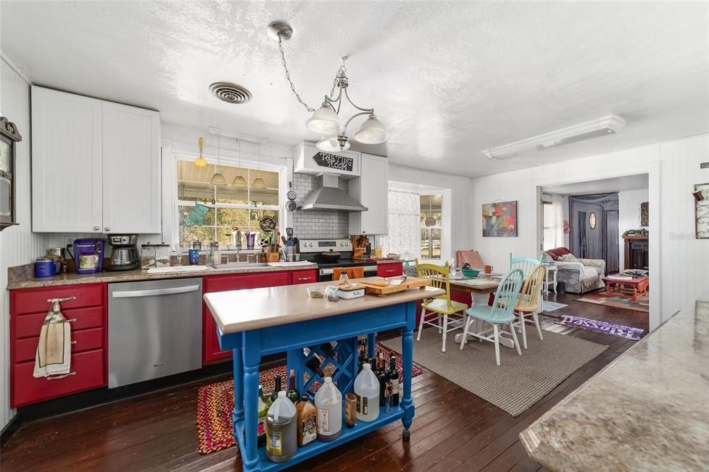 For Sale: $550,250 (4 beds, 4 baths, 3394 Square Feet)