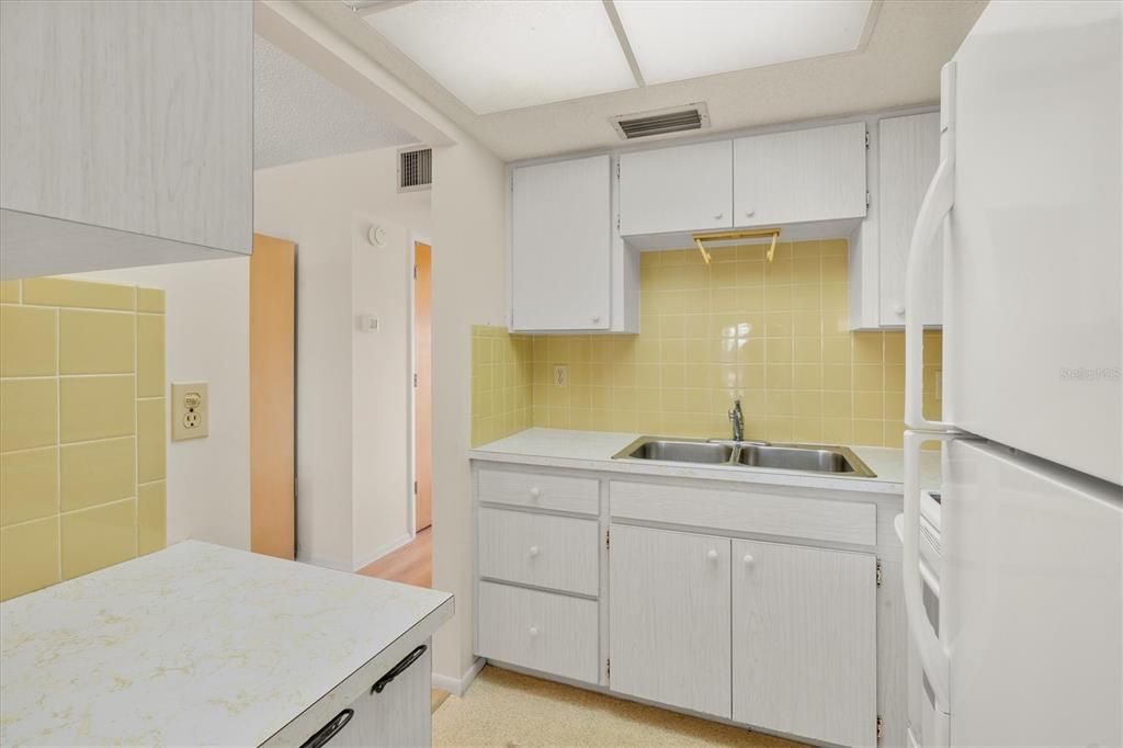 На продажу: $89,900 (1 спален, 1 ванн, 572 Квадратных фут)