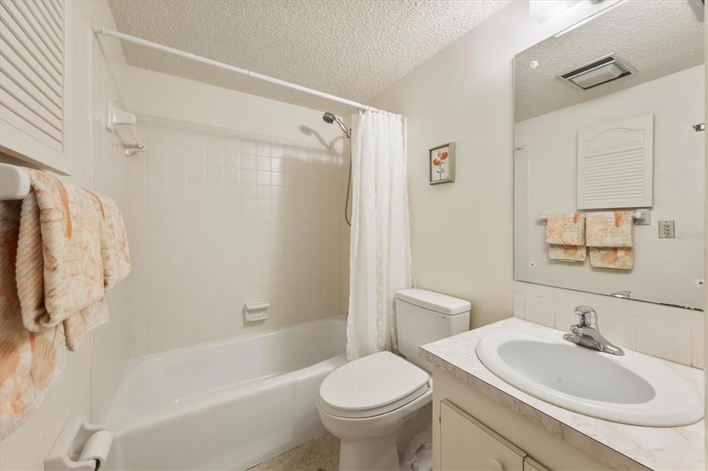 На продажу: $89,900 (1 спален, 1 ванн, 572 Квадратных фут)