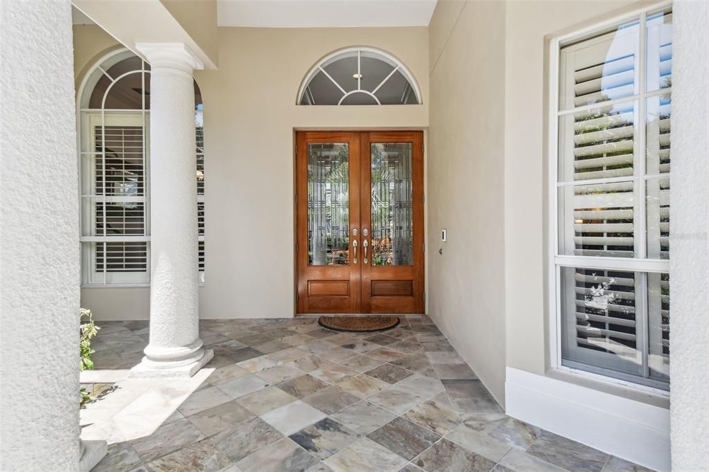 En Venta: $1,095,000 (5 camas, 3 baños, 3698 Pies cuadrados)