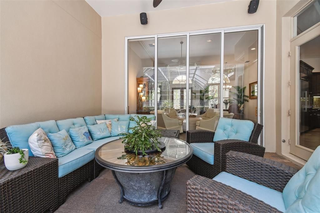 En Venta: $1,095,000 (5 camas, 3 baños, 3698 Pies cuadrados)