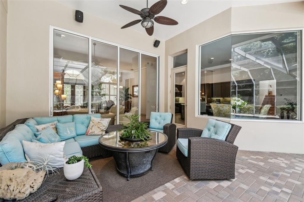 En Venta: $1,095,000 (5 camas, 3 baños, 3698 Pies cuadrados)