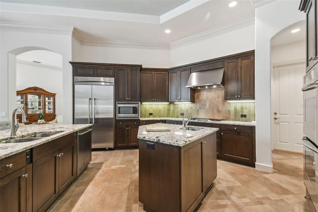 En Venta: $1,095,000 (5 camas, 3 baños, 3698 Pies cuadrados)