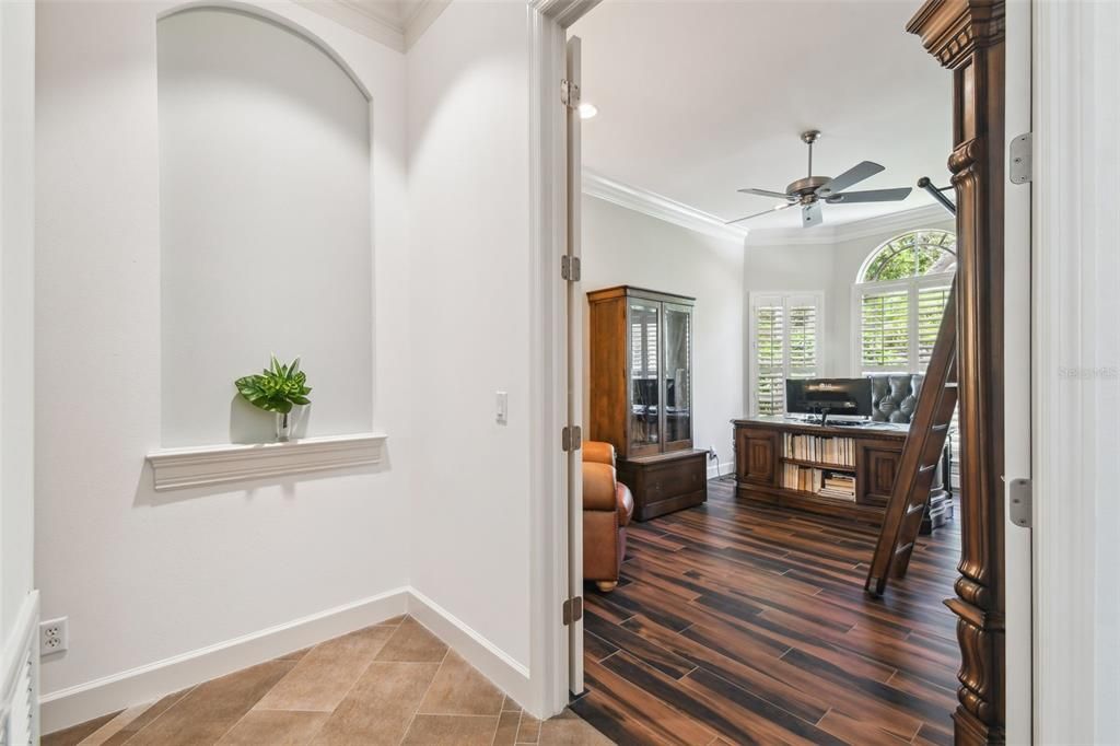 En Venta: $1,095,000 (5 camas, 3 baños, 3698 Pies cuadrados)