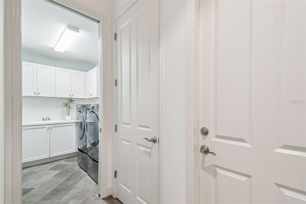 En Venta: $1,095,000 (5 camas, 3 baños, 3698 Pies cuadrados)