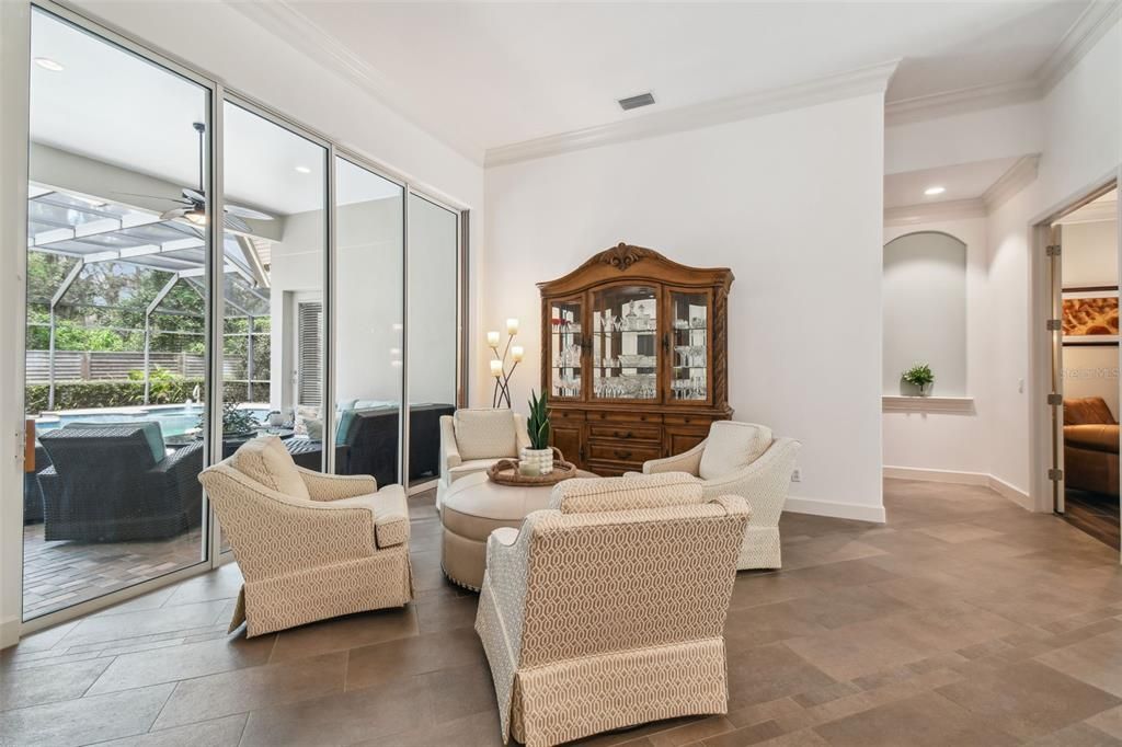 En Venta: $1,095,000 (5 camas, 3 baños, 3698 Pies cuadrados)