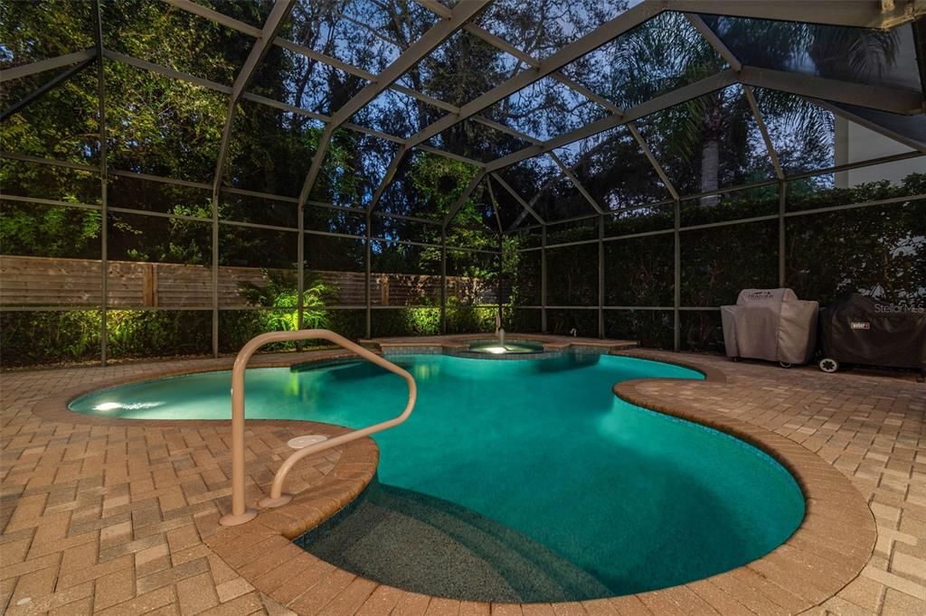 En Venta: $1,095,000 (5 camas, 3 baños, 3698 Pies cuadrados)