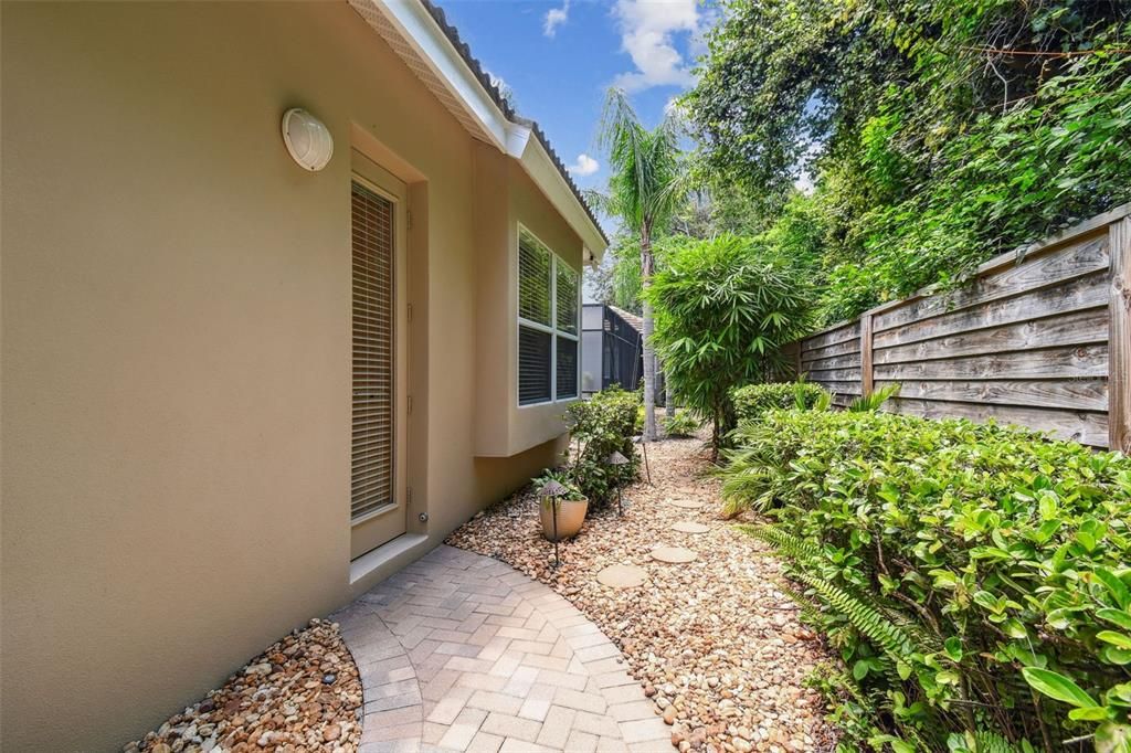 En Venta: $1,095,000 (5 camas, 3 baños, 3698 Pies cuadrados)