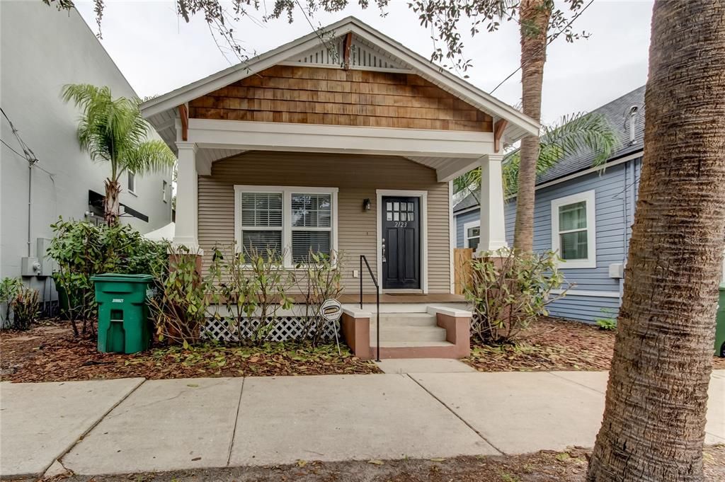 出租: $3,200 (3 贝兹, 2 浴室, 1400 平方英尺)