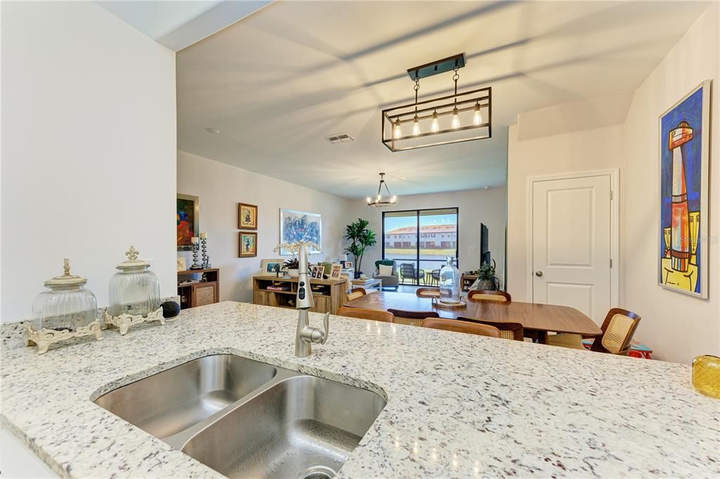 В аренду: $2,950 (3 спален, 2 ванн, 1925 Квадратных фут)