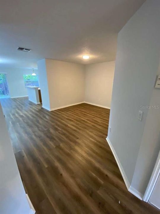 For Rent: $2,400 (3 beds, 2 baths, 1828 Square Feet)