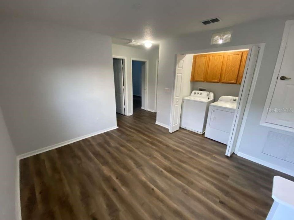 For Rent: $2,400 (3 beds, 2 baths, 1828 Square Feet)