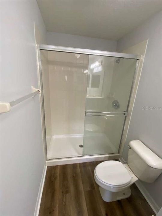 For Rent: $2,400 (3 beds, 2 baths, 1828 Square Feet)