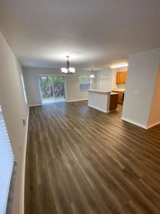 For Rent: $2,400 (3 beds, 2 baths, 1828 Square Feet)